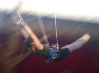 trapeze-action-shot01b